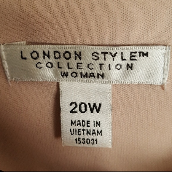 Woman's Black Sleeveless Dress Size 20W - Picture 2 of 4